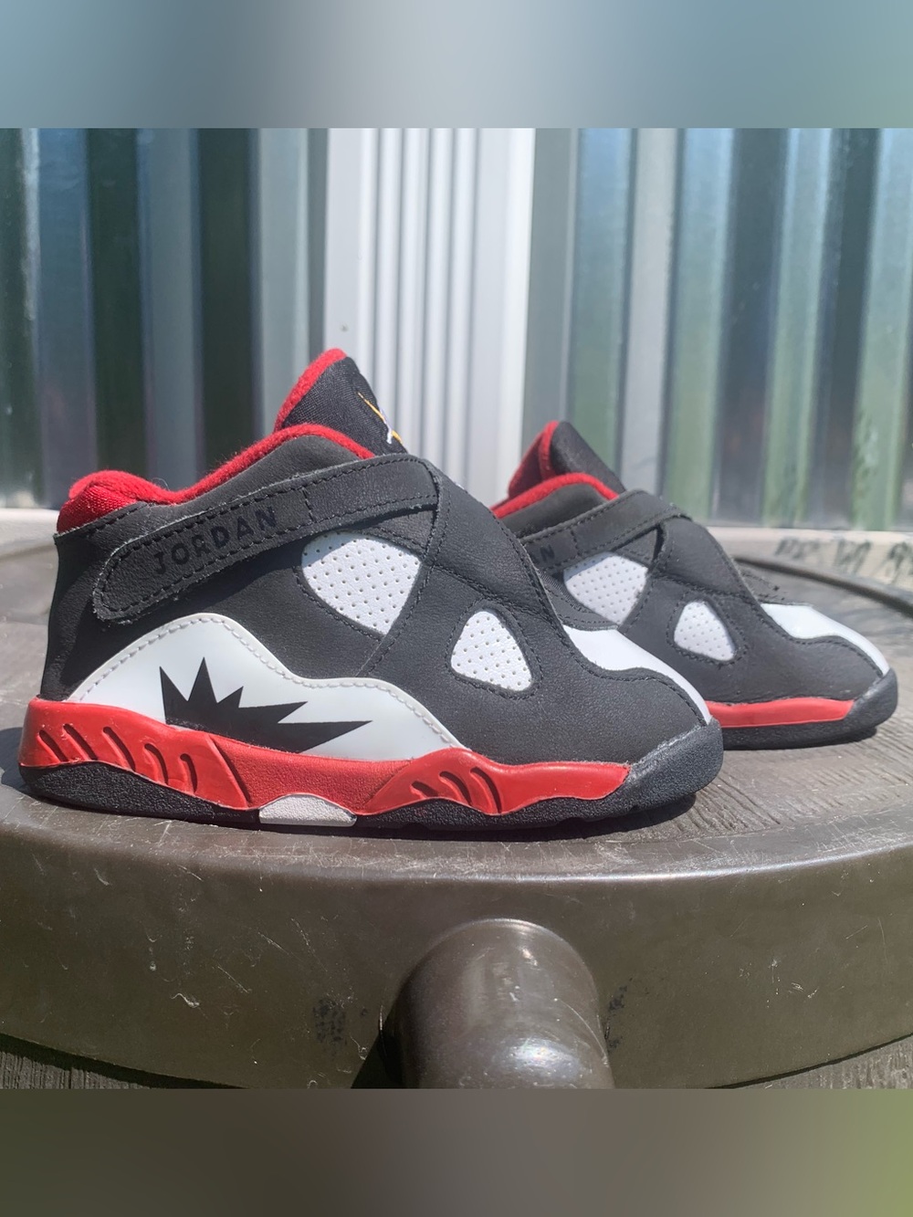 Nike Air Jordan 8 Retro ‘Paprika’
Nike DO8732-601
Size 9C